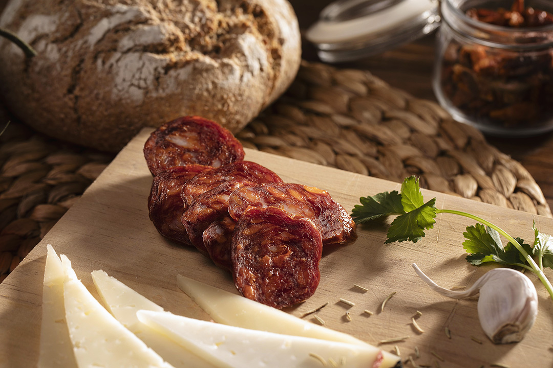 delicious-traditional-chorizo-arrangement